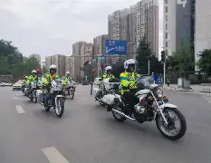 拉力赛大奖赛，渝州海豚队与漠南铁骑队大胜，阵地战处理得当！更衣室氛围正向的简单介绍