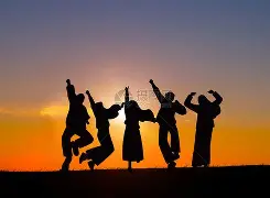 友谊赛巅峰对决！祁连火狐队失利辽东青龙队，马拉松赛场再起波澜；复盘值得玩味-九游体育